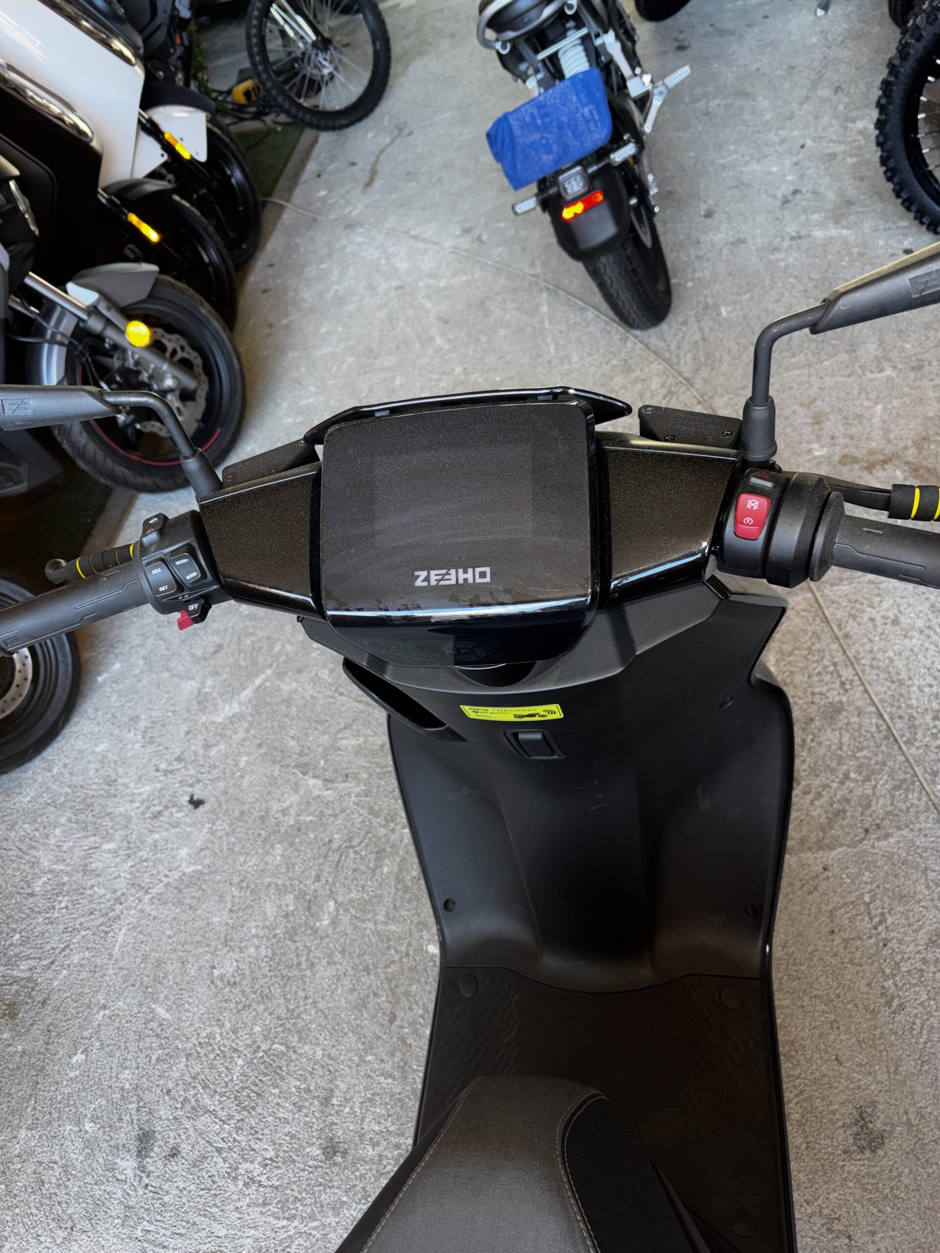 Zeeho AE6+ 2 batteries - Occasion – Image 4